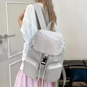 H 모던 베이직 데일리 남녀공용 포켓 백팩 캐주얼 실용적 남녀공용 스타일리시 편안한