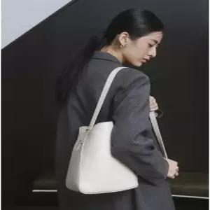 헤지스 액세서리 25FW [H-EDGE] 엣지백 시그니처 H 아이보리 레더 숄더 M HIBA5F327IV