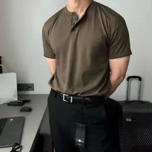 남성 노카라 버튼 반팔 탑 헨리넥 티셔츠 여름 데일리 남자 단추 패션 남친룩 데이트 캐주얼 상의