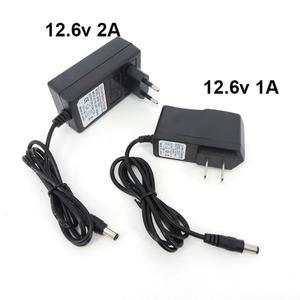 AC DC 12.6V 1A 2A 충전기 볼트 전원 벽 어댑터 5.5x2.5MM 18650 리튬 배터리 팩 EU 미국 영국 AU 플매트