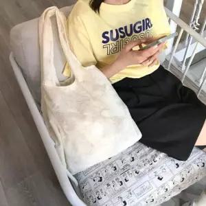 은은하고 예쁜 꽃 자수 가벼운 패브릭 숄더백 캔버스백 데일리백 봄가방 자수가방