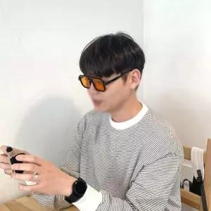 복고 잠자리 선글라스 남자