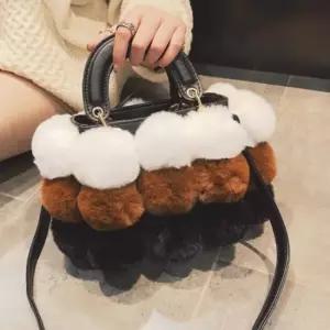 오너클랜 TBZ PP 앙뚜아 폼폼레이디백 크로스백 가방 백 가죽가방 데일리크로스백 데일리가방