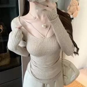 브이넥 크로스 포인트 슬림핏 골지 티셔츠