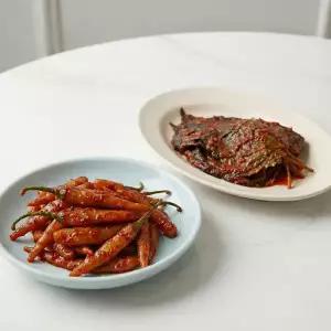 또밥찬 깻잎무침 500g + 고추무침 500g 셋트 매콤 장아찌 절임 밑반찬 반찬셋트