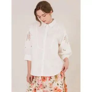 [아웃도어스/막스까르띠지오]자수 펀칭 블라우스 셔츠