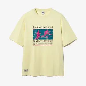 [휠라](광주신세계)[FILA] 트랙앤필드 아카이브 반팔티 (FS2RSH2110X_YEW)