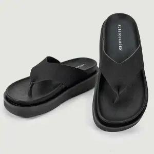 [RIZPICK]키높이효과 여름 쪼리 블랙 슬리퍼 미끄럼방지 데일리슈즈