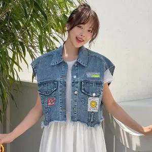 [핑크시슬리] 조엔 패치라벨 크롭 박스 데님 조끼