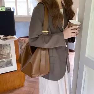 가벼운 미니 크로스 숄더백 여성용 캐주얼 데일리 가방 미니백 나일론가방 반달백