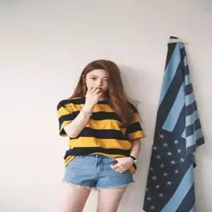 여자반팔티 여유핏 여자반팔면티 크롭티 반팔티셔츠 여성티셔츠 여름철 꿀벌