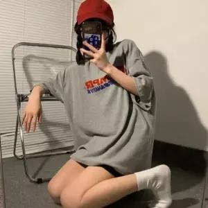 여자 오버핏 캠퍼 여성 라운드 반팔 박스티 티셔츠 여자반팔티셔츠 여자반팔티