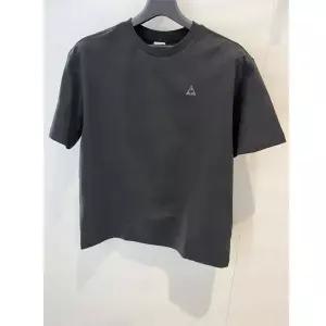 르꼬끄 유니 레터그래픽 르프레쉬 루즈핏 반팔티 QR123LRS21 BLK