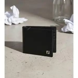 펜디 MUST IT_ 26SS Square FF Wallet 7M0378 AVV6 F0GXN) 스퀘어 지갑)