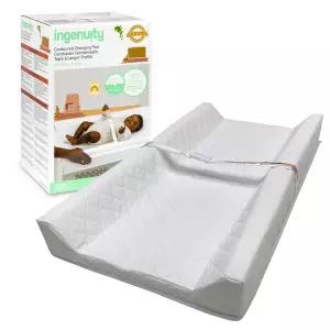 Ingenuity Contoured Changing Pad - 방수 체인징 라이너와 퀵 릴리스 버클이 있는 안전 고정 스트랩 포함