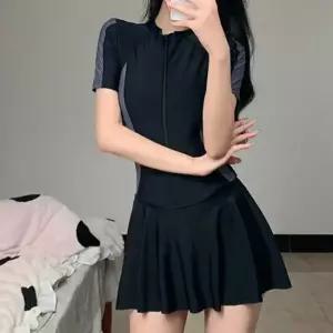 플레어 원피스형 래쉬가드 여성 수영복 여름휴가철