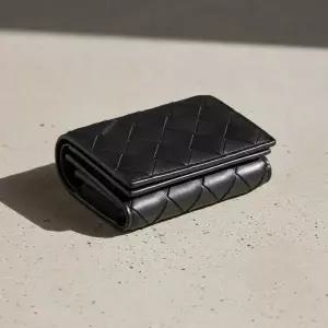 [여성 인트레치아토 트라이 폴드 지갑666944 VCPP3 8425