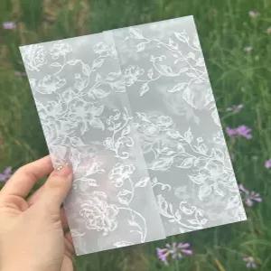 퓨레미고 50팩 5x7 초대장 프리폴딩 벨럼 재킷 - 화이트 플라워 115GSM 페이퍼 청첩장 랩 투명 웨딩