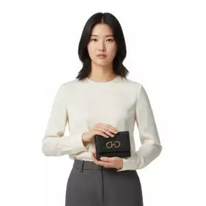 페라가모 페레가모 여성 간치니 플랩 카드 지갑 블랙) 220861 0779901 001