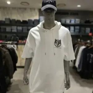 남성 오버핏 우븐 배색 후드 반팔티셔츠DG