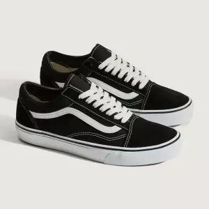 [반스](천안아산점)VANS 반스 클래식 올드스쿨 남여공용 스니커즈