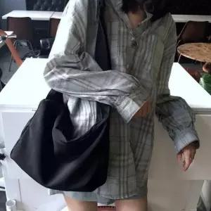 남녀 공용 대학생 크로스백 슬링백 데일리 캐주얼 가방 가벼운 보조백 여행용크로스백