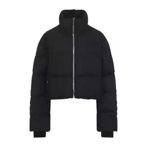 블랙 크롭 시클로픽 패딩 재킷 MU01F1A12M8115 999