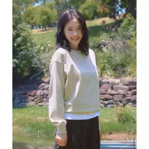 SNOWPEAK APPAREL 여성 가드닝 그래픽 세미크롭 맨투맨 (S26SWFHT53) Light Beige S26SWFHT