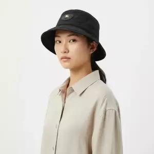 버버리 26SS 버버리 홀스슈 버킷햇퀼티드 버킷8125534