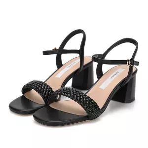 바바라 양가죽 라탄 데일리 여성 힐 샌들 6cm 블랙 HB867550