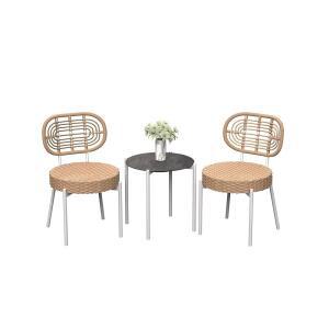 가비라이프 3피스 위커 파티오 비스트로 가구 세트, 야외 식탁, 정원, 뒷마당, 발코니, 아파트, 화이트 & 브라운을 위한 라탄 의자 2개와 강화 유리 테이블이 포함되어 있습니다
