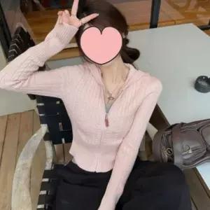 케이블 패턴 후드 니트 집업 가디건 페미닌룩 데일리룩 데이트룩 캐주얼룩 여성