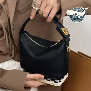 트렌디한 여성 미니 토트백 캐주얼 정장 스타일 요즘유행하는가방 여자직장인가방