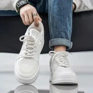 남성 화이트 베이직 사계절 키높이 스니커즈 끈운동화