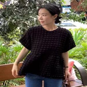 버블드 엠보 반팔 블라우스 티셔츠 (one color)