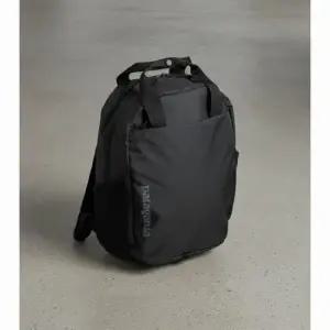 파타고니아 MUST IT_ 아톰 토트 팩 20L 백팩 블랙 48125 25FW
