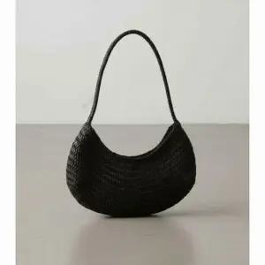 드래곤디퓨전 MUST IT_드래곤 디퓨전 26SS NOVA LUNA 8020-DARK BROWN) 노바 루나 토트백)
