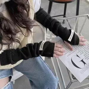 여자워머 여성 베이직 니트 암 워머 겨울 방한 팔토시 손토시