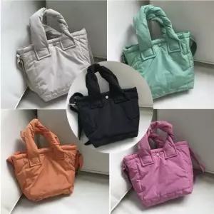 복주머니 디자인 가방 스타일리쉬 패션백 외출룩 코디