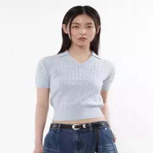 키뮤어 우먼 코튼 오픈카라 케이블 하프 니트_스카이 블루 9686010