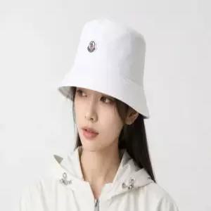 몽클레어5S 3B00025 5983X 050 로고 패치 버킷햇 화이트