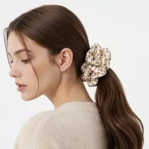 셀린느 26SS B10803F99 01YN 트리오페 로고 실크 스크런치