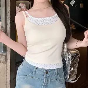 위티 플라워 레이어드 캡나시