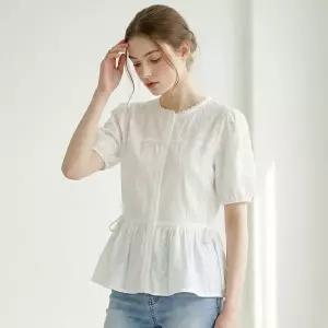 [인베스트]물결 넥 스트링 레이스 블라우스_INI6M3BL5501