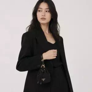 프라다 배송 리에디션 1978 리나일론 미니 파우치백 1TT202 2DMK F0632