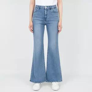 게스 여성 청바지 클린 스티치 플레어 붓컷 미디엄블루 YO1D6037