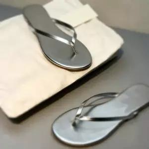 [하프클럽/셀러허브_아웃도어]깔끔한 기본 왕발쪼리 230-260mm 까지 실버