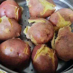 국내산 포슬포슬 붉은 홍감자 분감자 특대 1.5kg