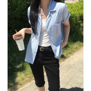 DRAWFIT WOMEN 스트라이프 스탠다드 오픈 카라 반팔 셔츠 [SKY BLUE]