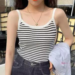 스트라이프 얇은 어깨끈 스판 민소매 나시 이너티efg746